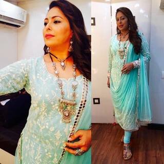 Geeta Kapoor feet photo 7