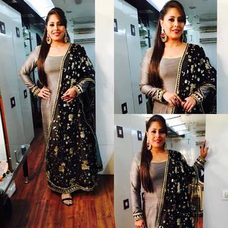 Geeta Kapoor feet photo 5