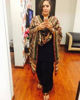 Geeta Kapoor feet photo 3