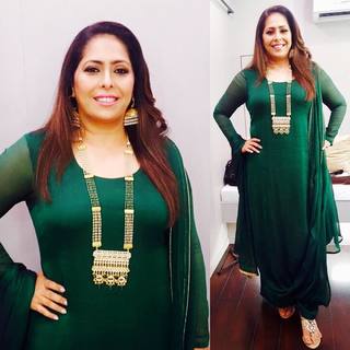 Geeta Kapoor feet photo 17