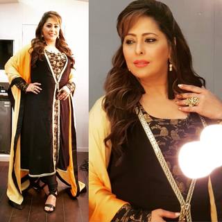 Geeta Kapoor feet photo 18