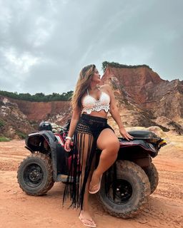 Geisy Arruda feet photo 5