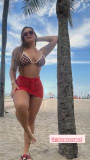 Geisy Arruda feet photo 1