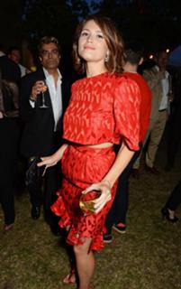 Gemma Arterton feet photo thumbnail