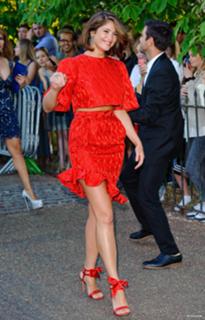 Gemma Arterton feet photo thumbnail