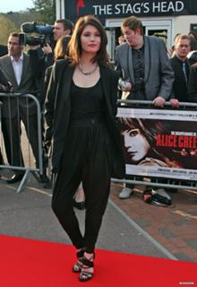 Gemma Arterton feet photo thumbnail