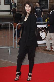 Gemma Arterton feet photo thumbnail