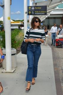 Gemma Arterton feet photo thumbnail