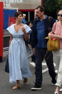 Gemma Arterton feet photo thumbnail