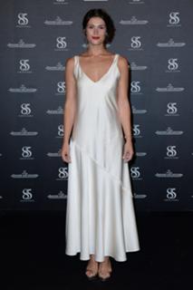 Gemma Arterton feet photo thumbnail