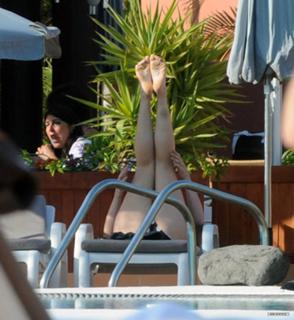 Gemma Arterton feet photo thumbnail
