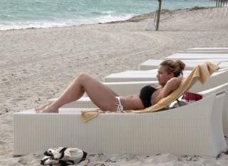 Gemma Atkinson feet photo thumbnail