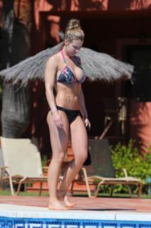 Gemma Atkinson feet photo thumbnail