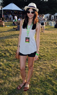 Gemma Chan feet photo thumbnail