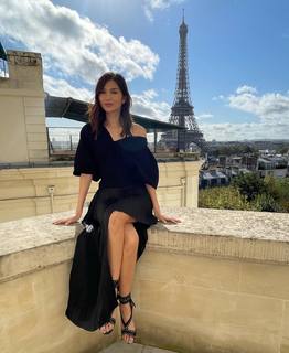 Gemma Chan feet photo thumbnail