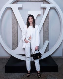 Gemma Chan feet photo thumbnail