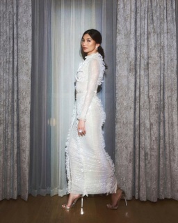 Gemma Chan feet photo thumbnail