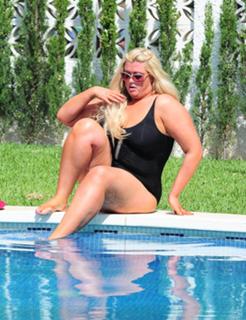 Gemma Collins feet photo 15