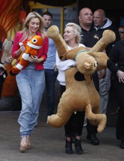 Gemma Merna feet photo thumbnail