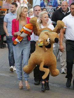 Gemma Merna feet photo thumbnail