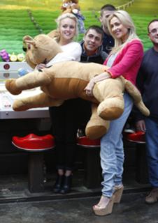 Gemma Merna feet photo thumbnail