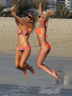 Gemma Merna feet photo thumbnail