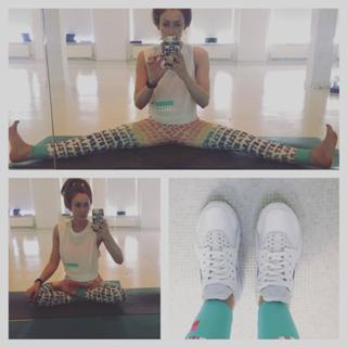 Gemma Merna feet photo thumbnail
