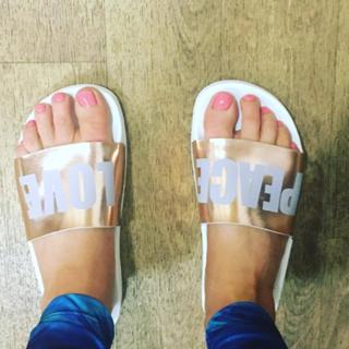 Gemma Merna feet photo thumbnail