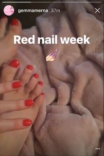 Gemma Merna feet photo thumbnail