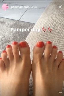 Gemma Merna feet photo thumbnail
