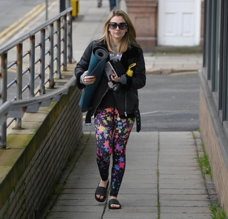 Gemma Merna feet photo thumbnail