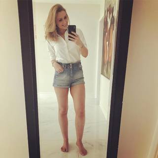 Gemma Merna feet photo thumbnail