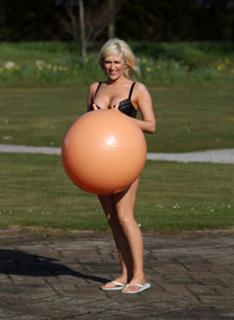 Gemma Merna feet photo thumbnail