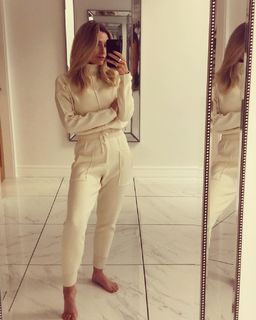 Gemma Merna feet photo thumbnail