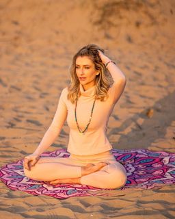Gemma Merna feet photo thumbnail