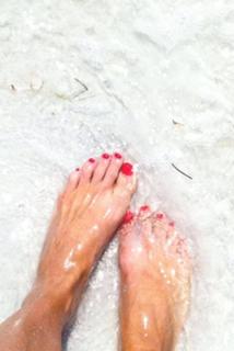 Gena Lee Nolin feet photo thumbnail