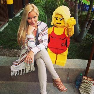 Gena Lee Nolin feet photo thumbnail