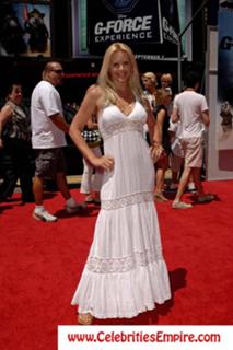Gena Lee Nolin feet photo thumbnail