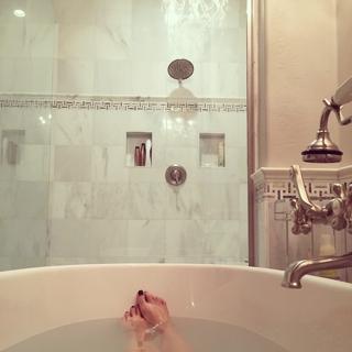 Gena Lee Nolin feet photo thumbnail