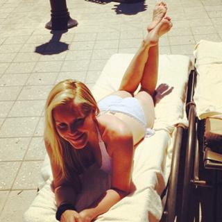 Gena Lee Nolin feet photo thumbnail