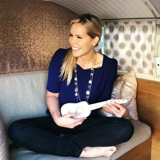 Gena Lee Nolin feet photo thumbnail