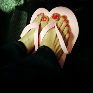 Gena Lee Nolin feet photo thumbnail