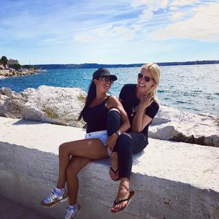 Gena Lee Nolin feet photo thumbnail