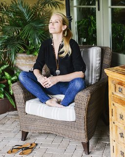 Gena Lee Nolin feet photo thumbnail