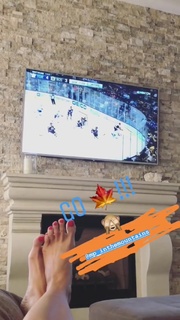 Gena Lee Nolin feet photo thumbnail