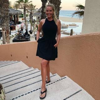 Gena Lee Nolin feet photo thumbnail