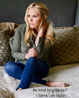 Gena Lee Nolin feet photo thumbnail