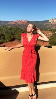 Gena Lee Nolin feet photo thumbnail