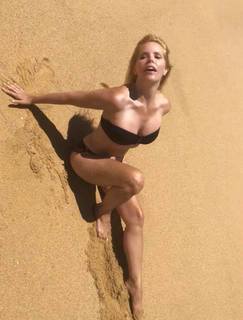 Gena Lee Nolin feet photo thumbnail