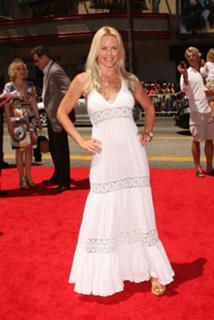 Gena Lee Nolin feet photo thumbnail